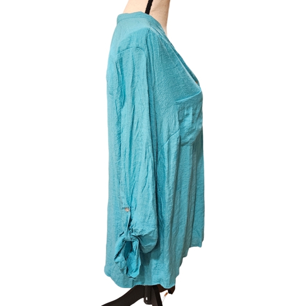 Kim Rogers - Women's Blue Button-Up Top - Picture 4 of 7